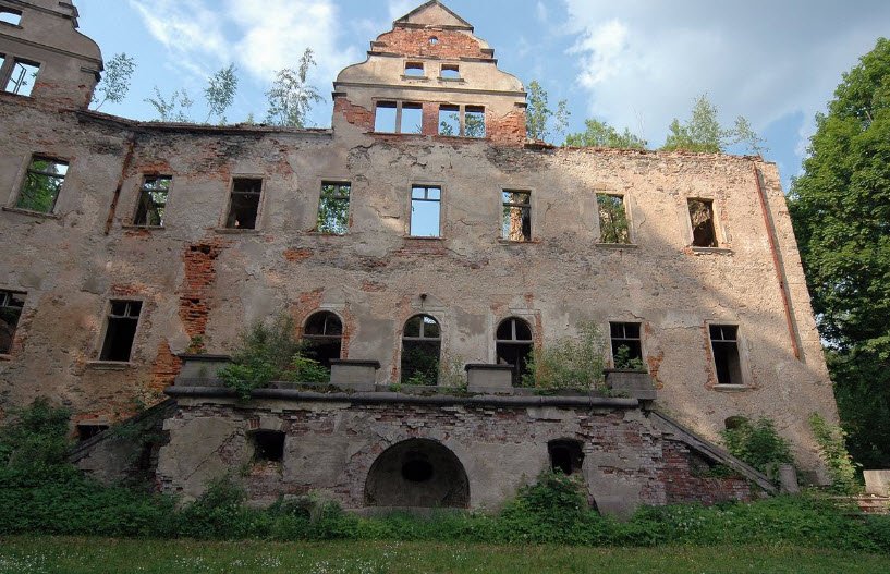 Niesytno Castle, Poland